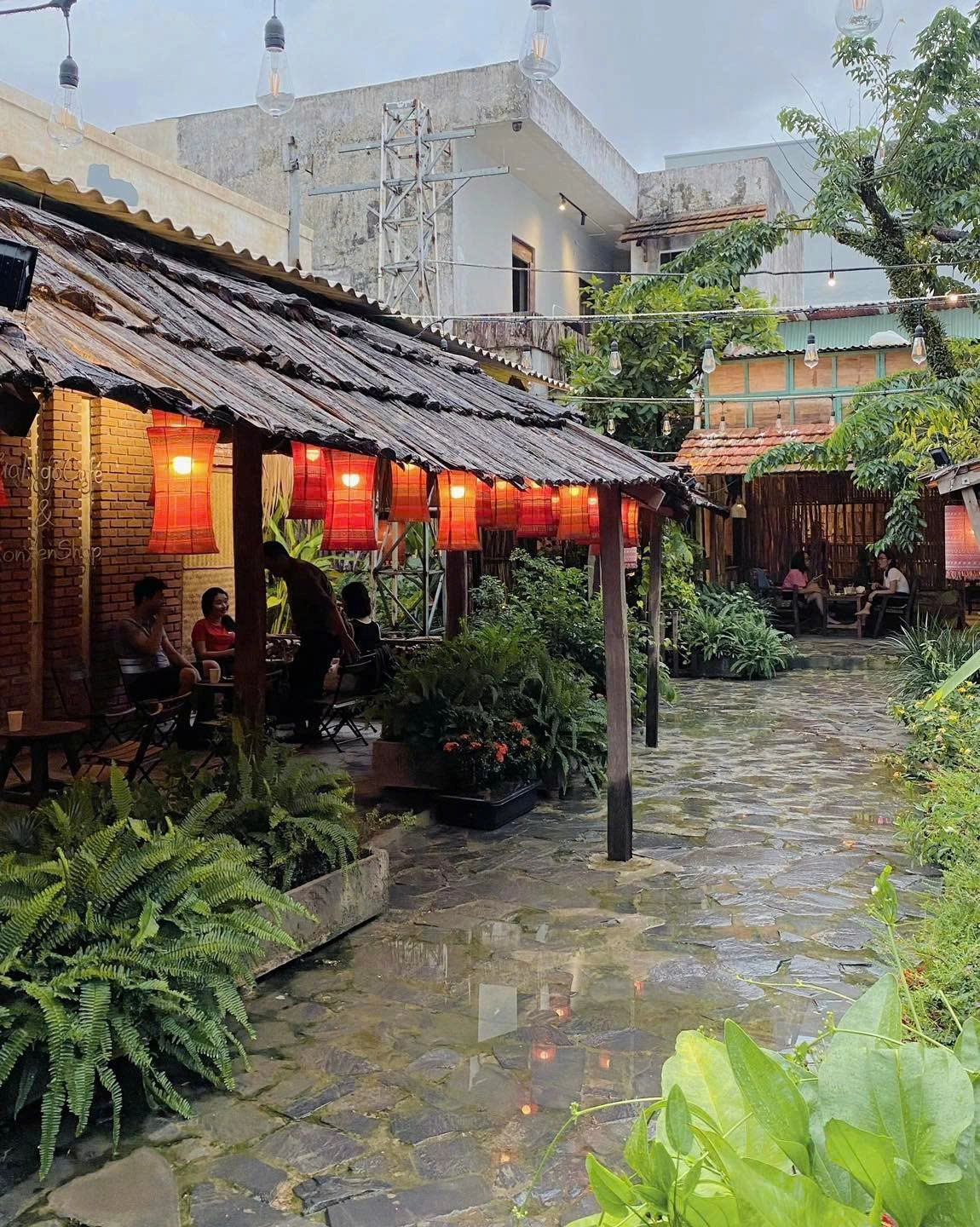 Danang Instagram Half Day Cafe Tour (Visiting Local Beauty)