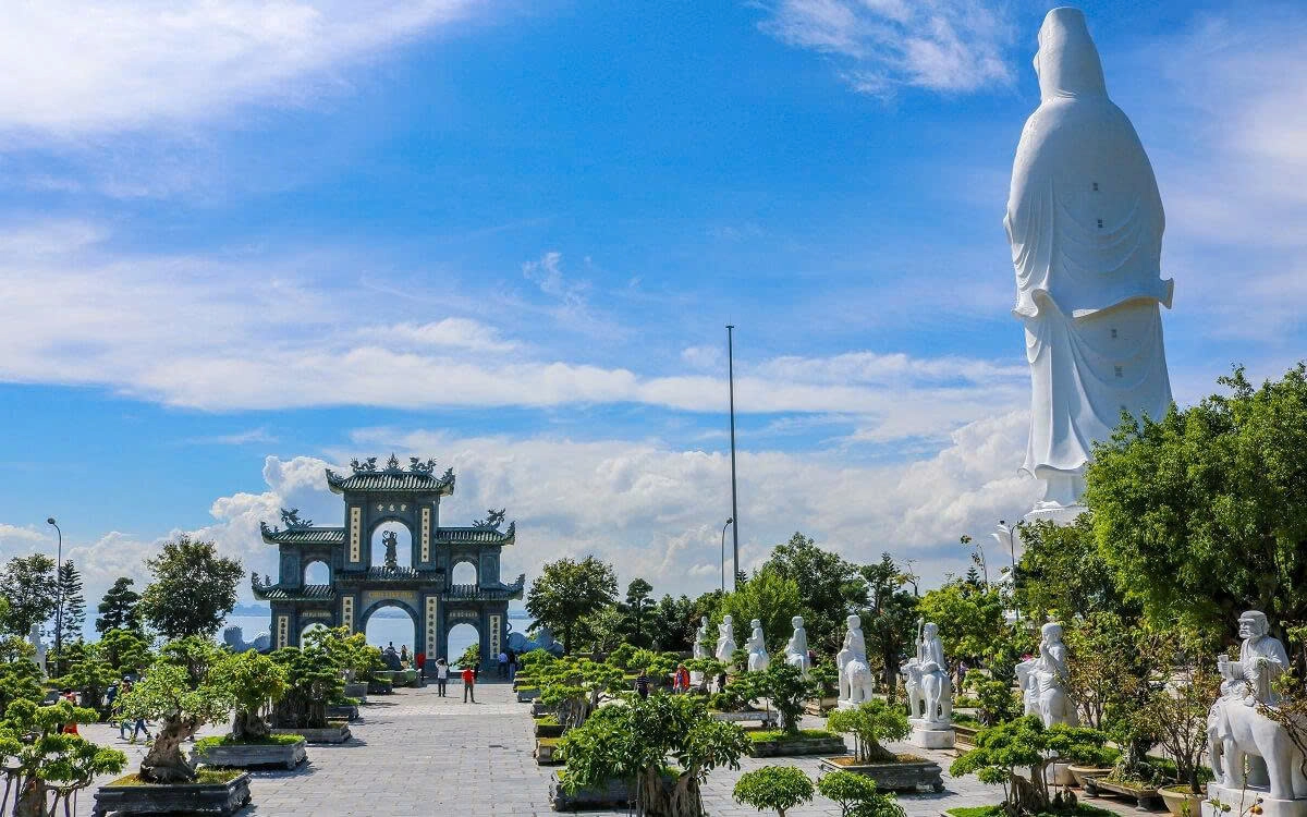 PRIVATE TOUR | Son Tra Peak Exploring & Rice Wine Distillery-Tasting