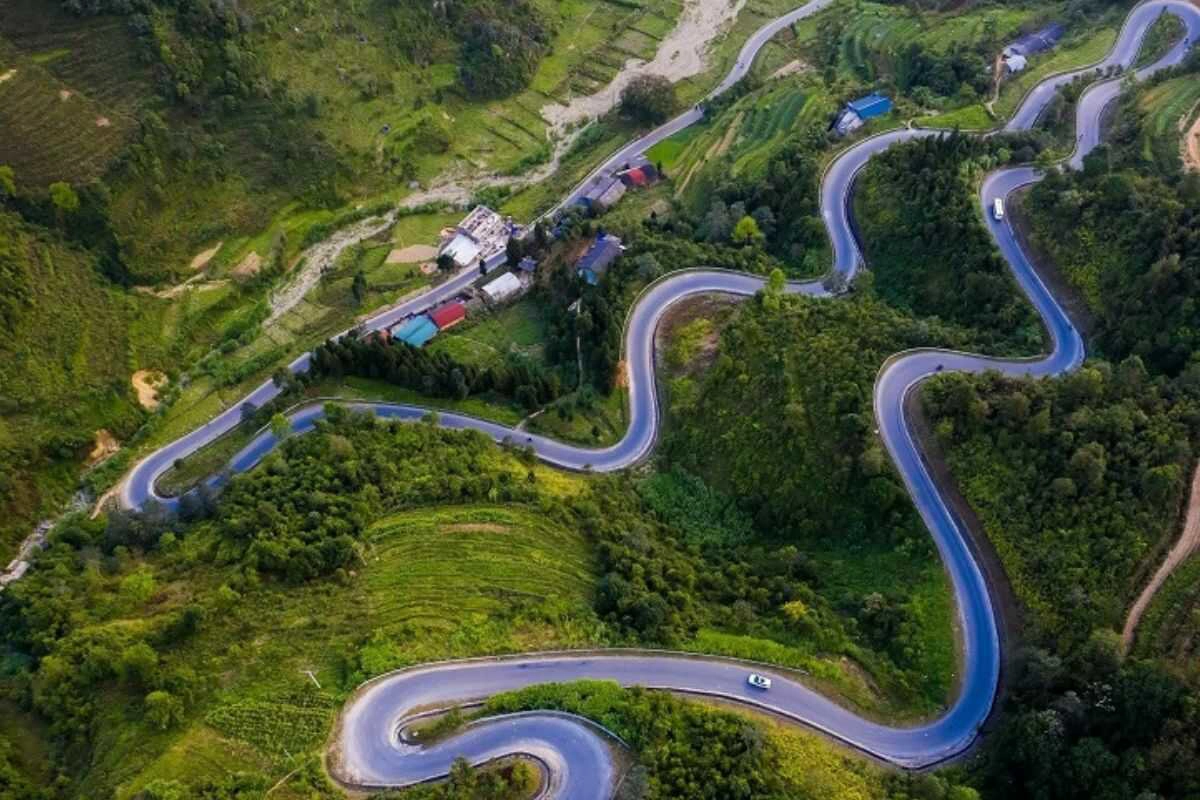 Ha Giang – Mountain Passes & Autumn Landscapes