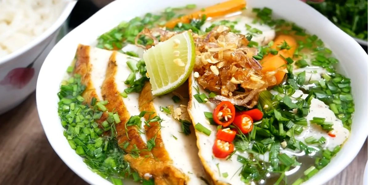 Try banh canh cha ca in Phan Thiet