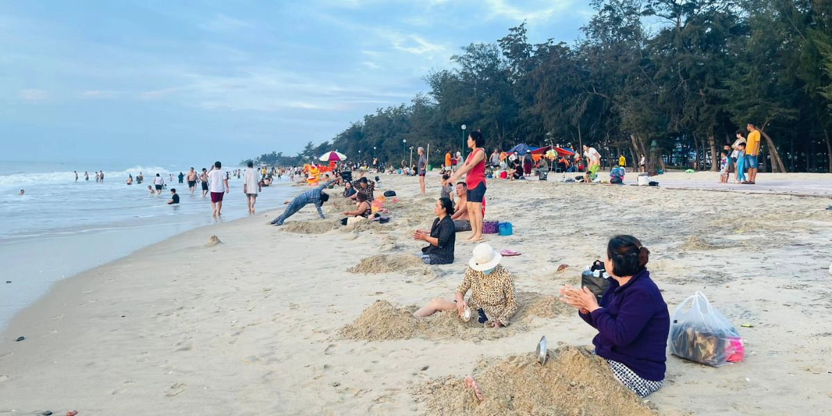 Doi Duong beach views
