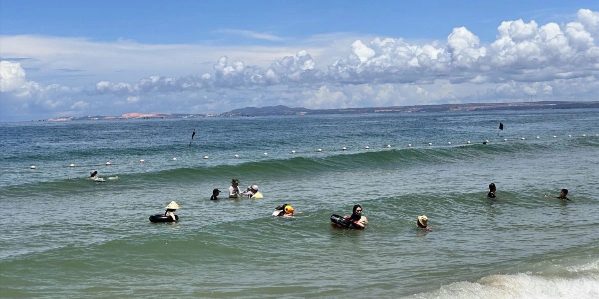 Safe swimming tips