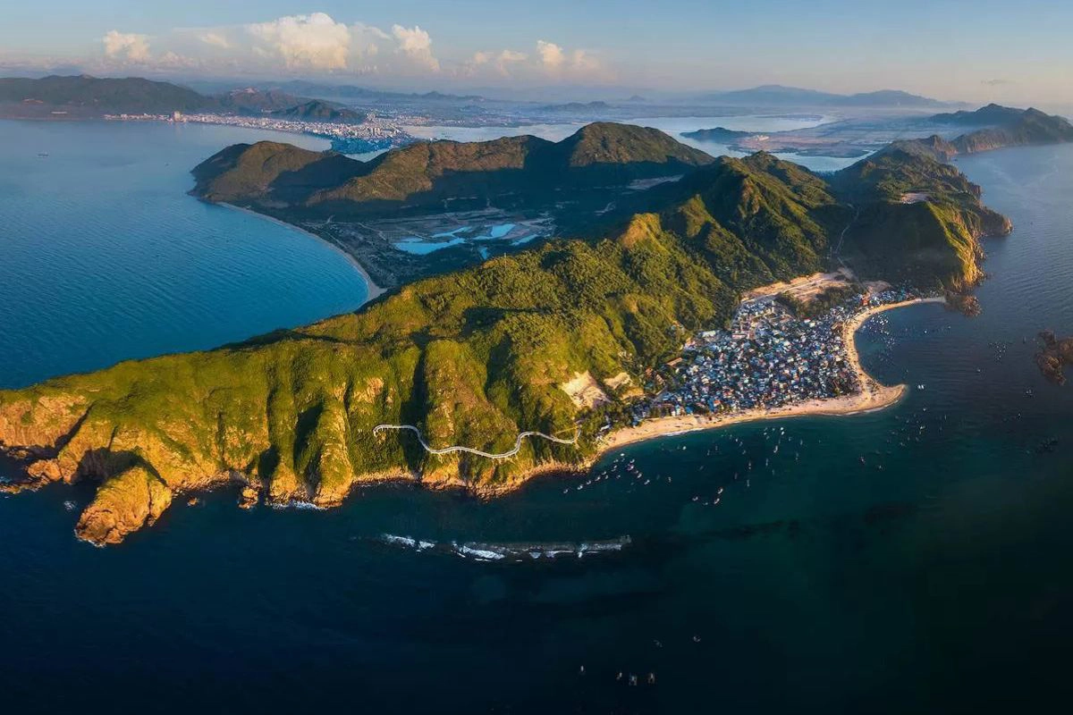 Quy Nhon city tour: Best attractions, beaches & local experiences