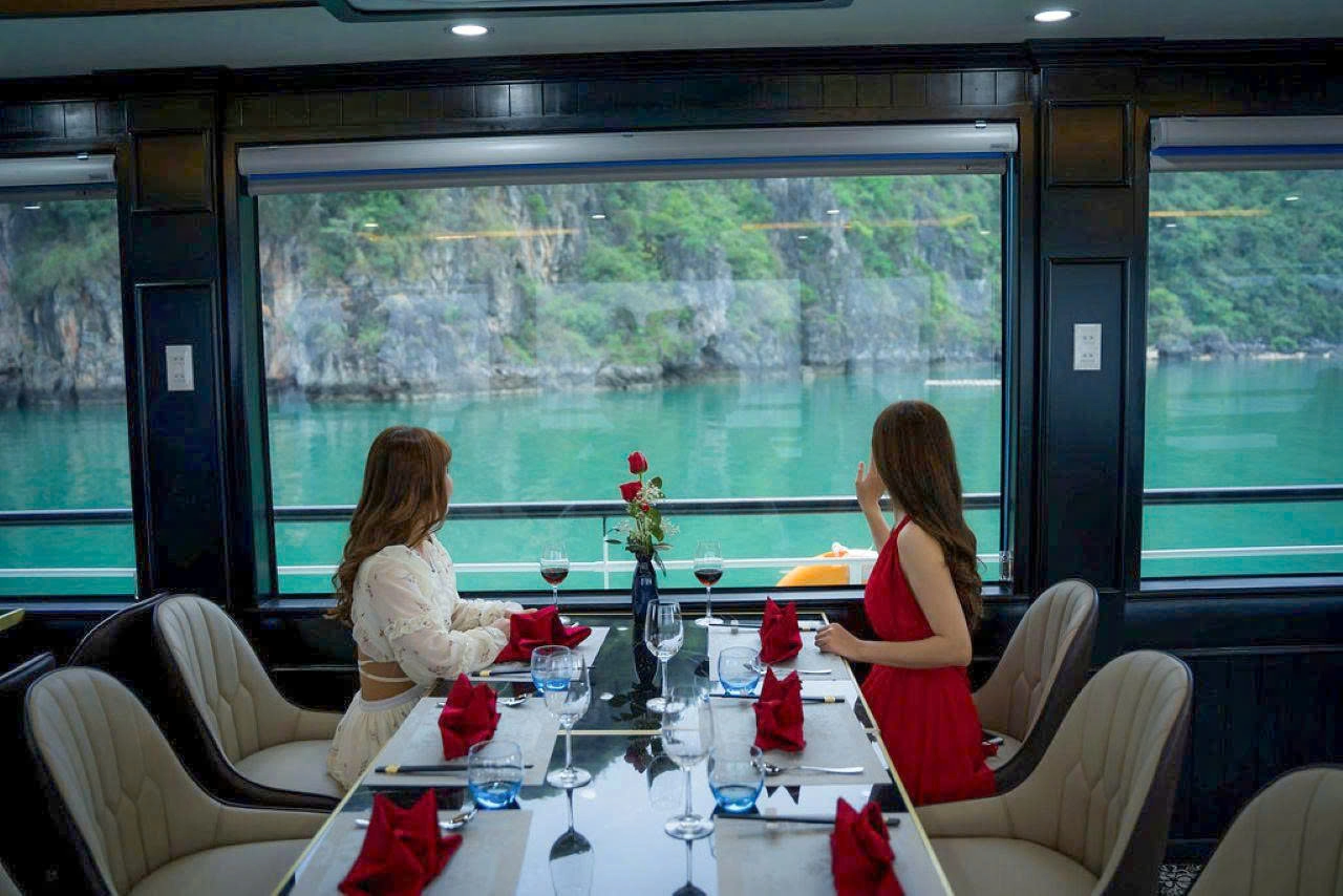Day tour | Explore Ha Long on Sunlight Crystal Cruise