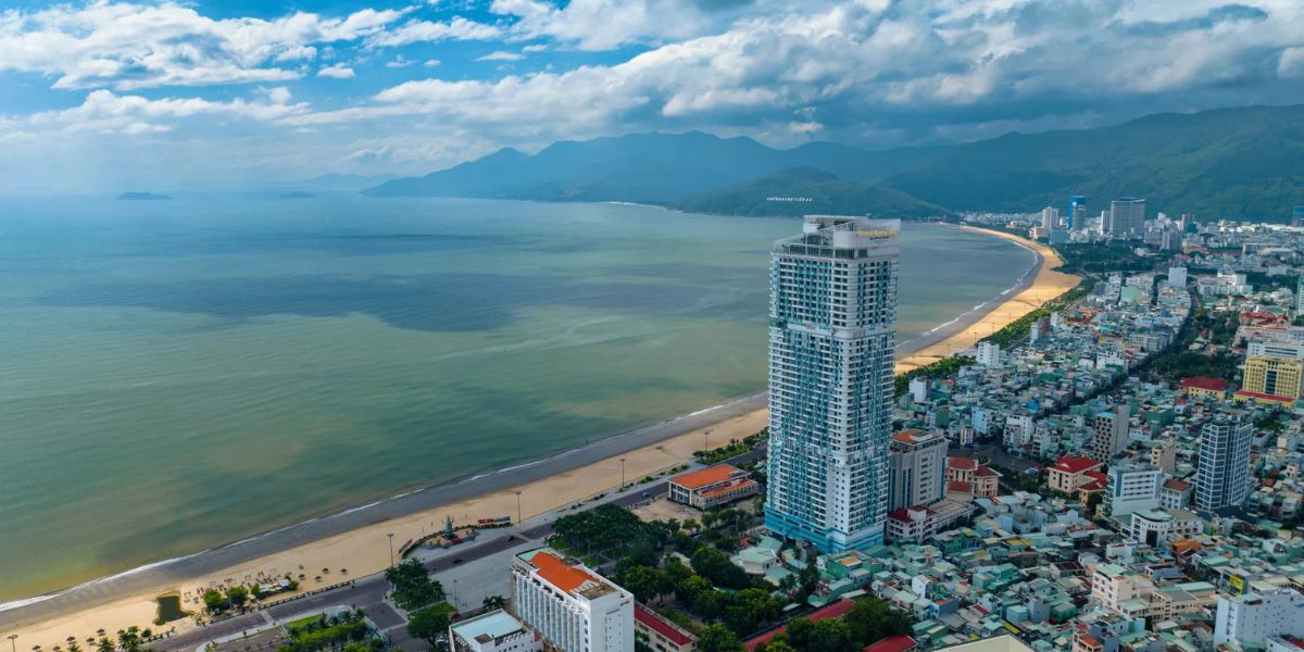 Grand Hyams Hotel Quy Nhon Beach offers a luxury city stay