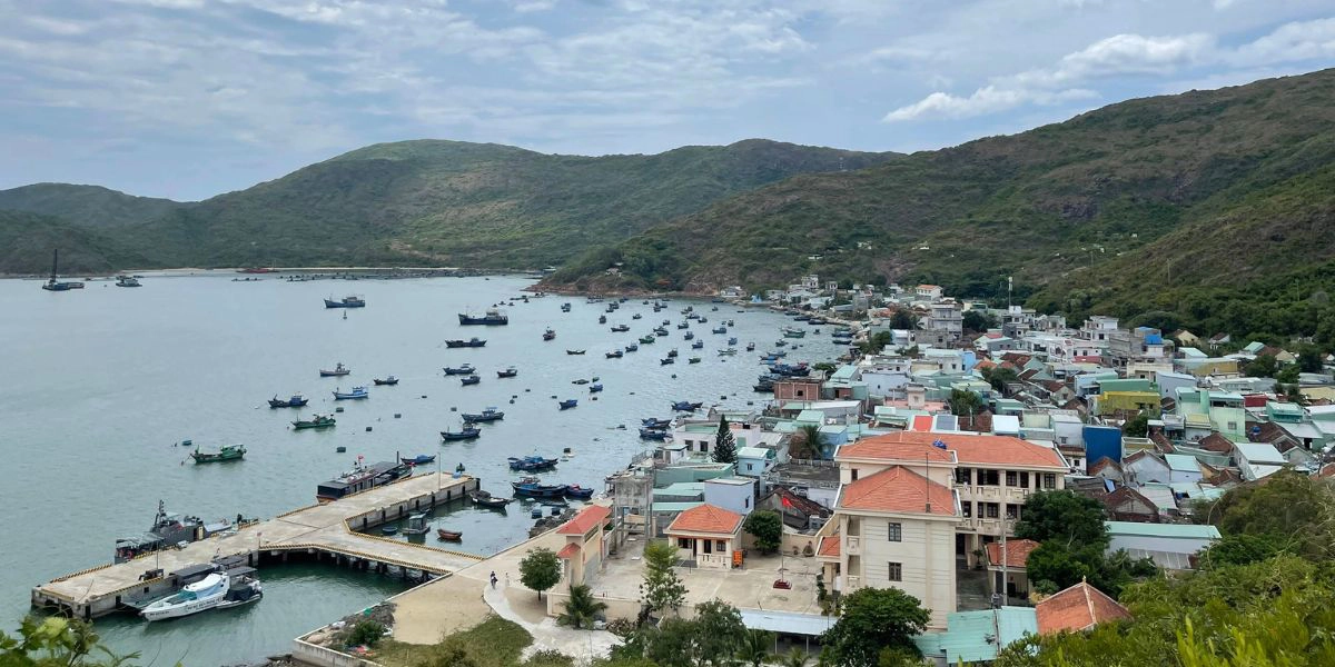 Hai Minh Fishing Village overlooks the coastal city