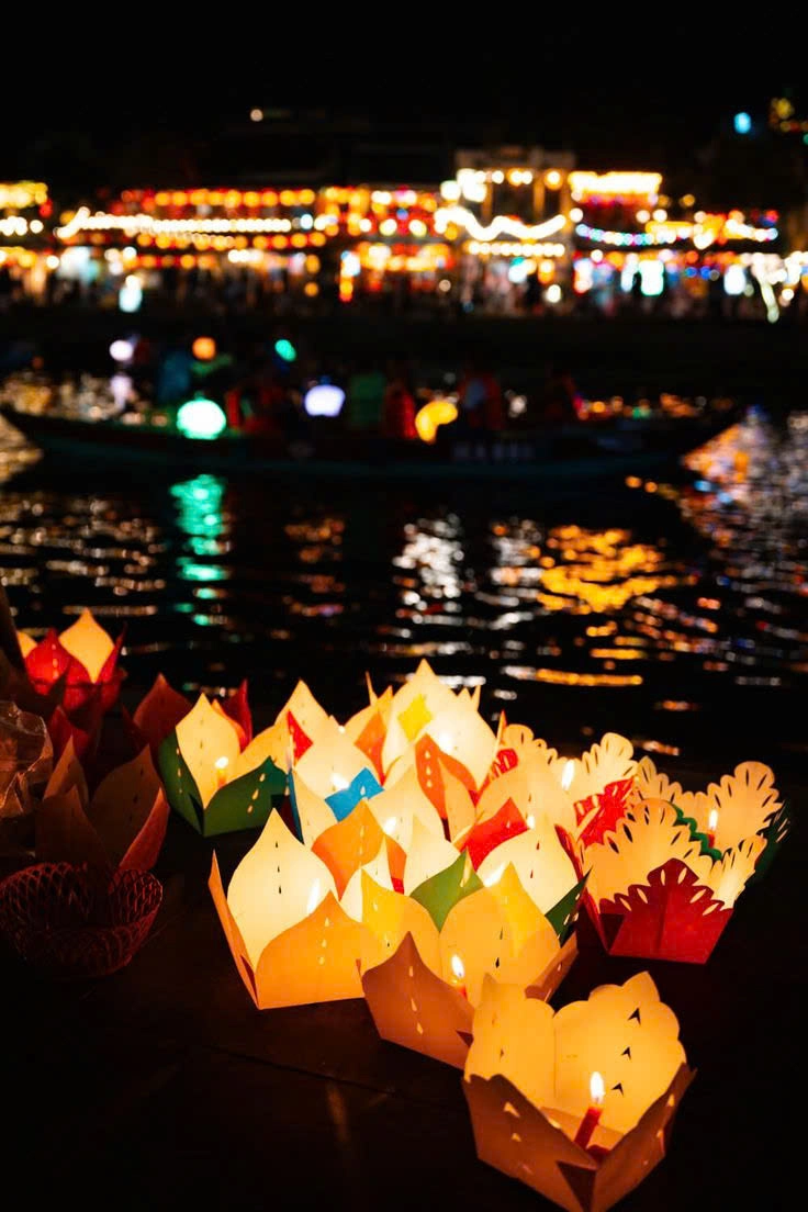 Day Tour | Coconut Basket boat, Hoi an by night with boat ride and night market - small group from Danang 