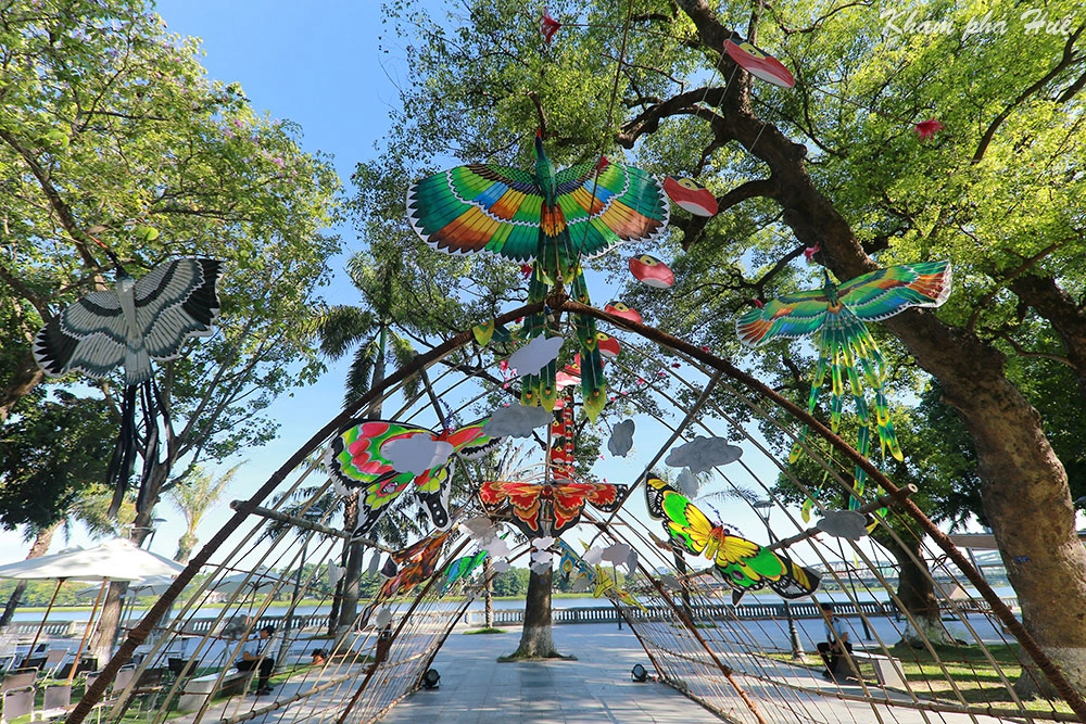 Hue Sightseeing and making kite tour | Private tour