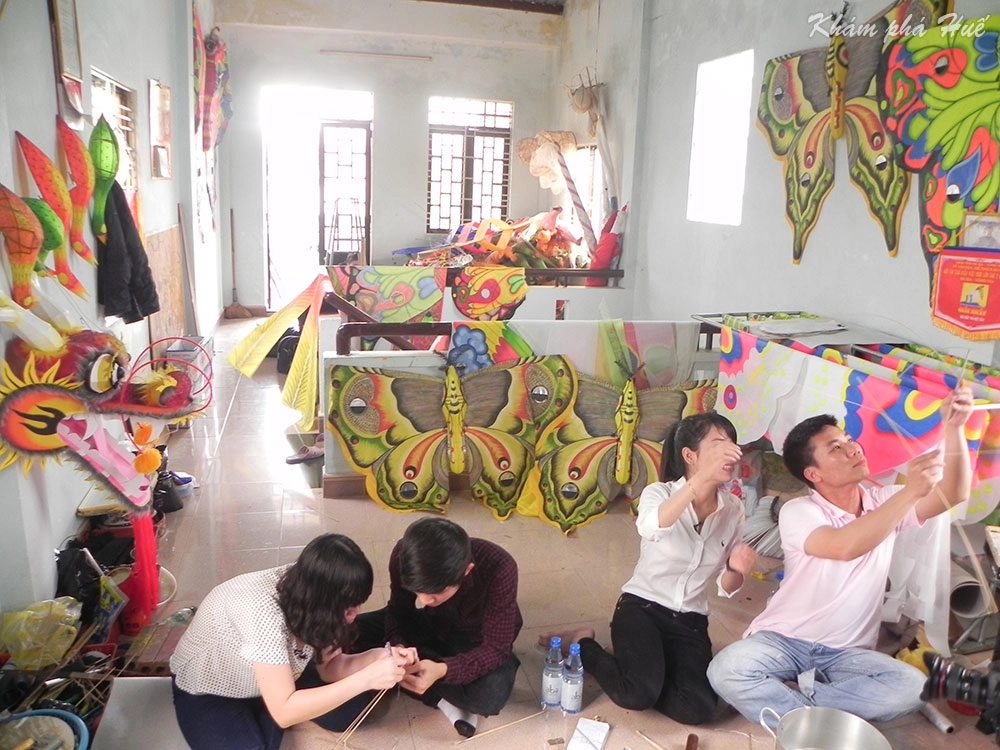 Hue Sightseeing and making kite tour | Private tour