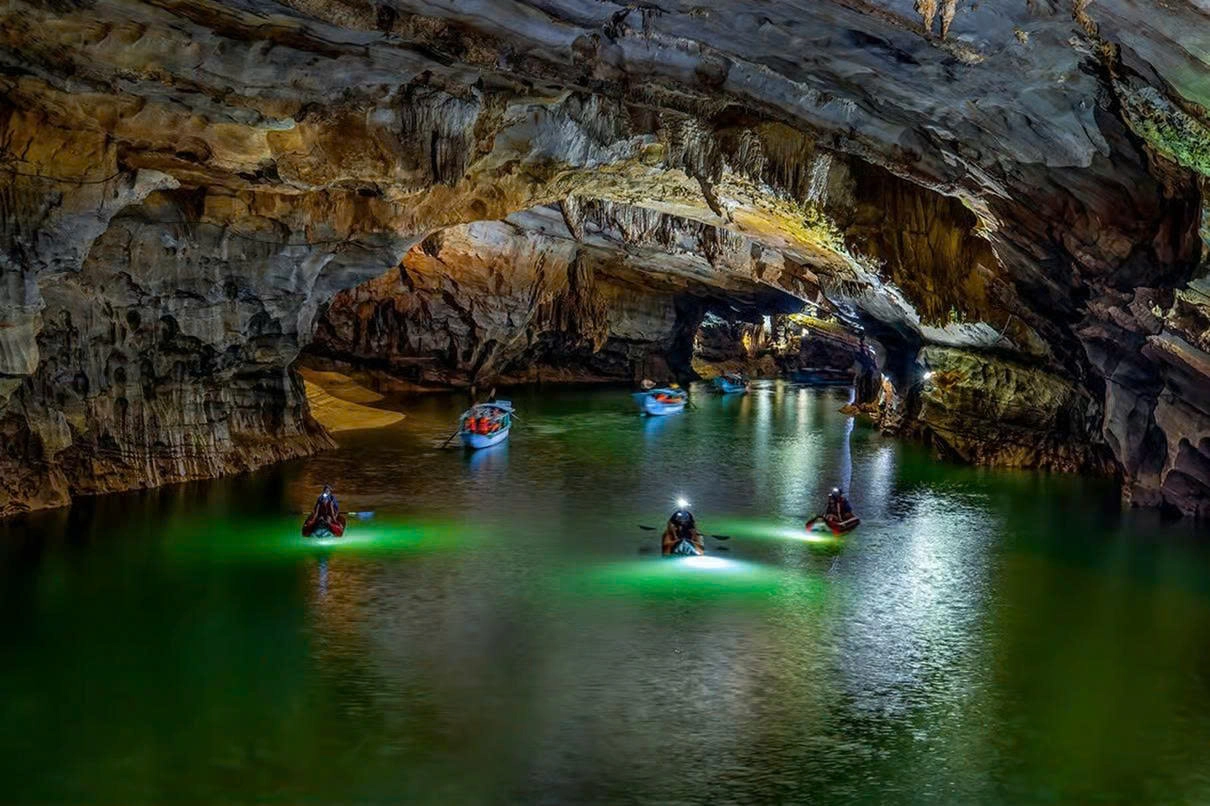 Day Tour | Phong Nha & Dark Cave 1 Day | Depart from Dong Hoi/ Phong Nha (khởi hành từ 2 khách)