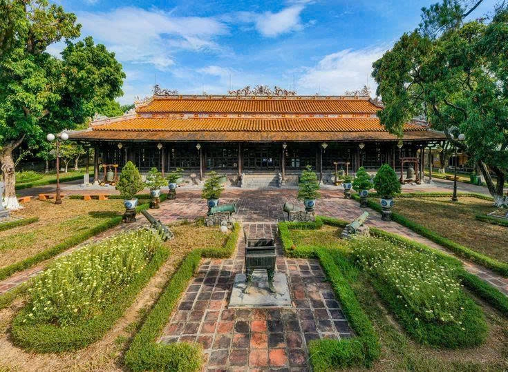 Day Tour | Hue Imperial Citadel Walking Tour - Small group tour