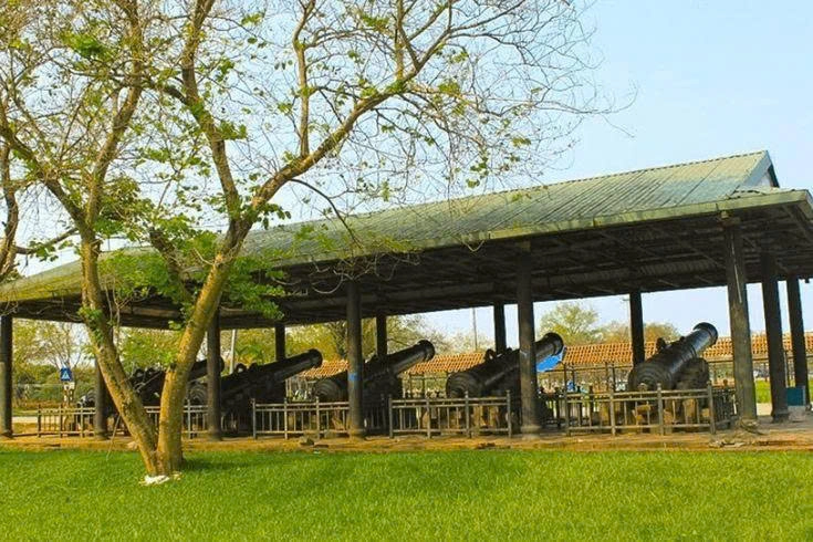 Day Tour | Hue Imperial Citadel Walking Tour - Small group tour