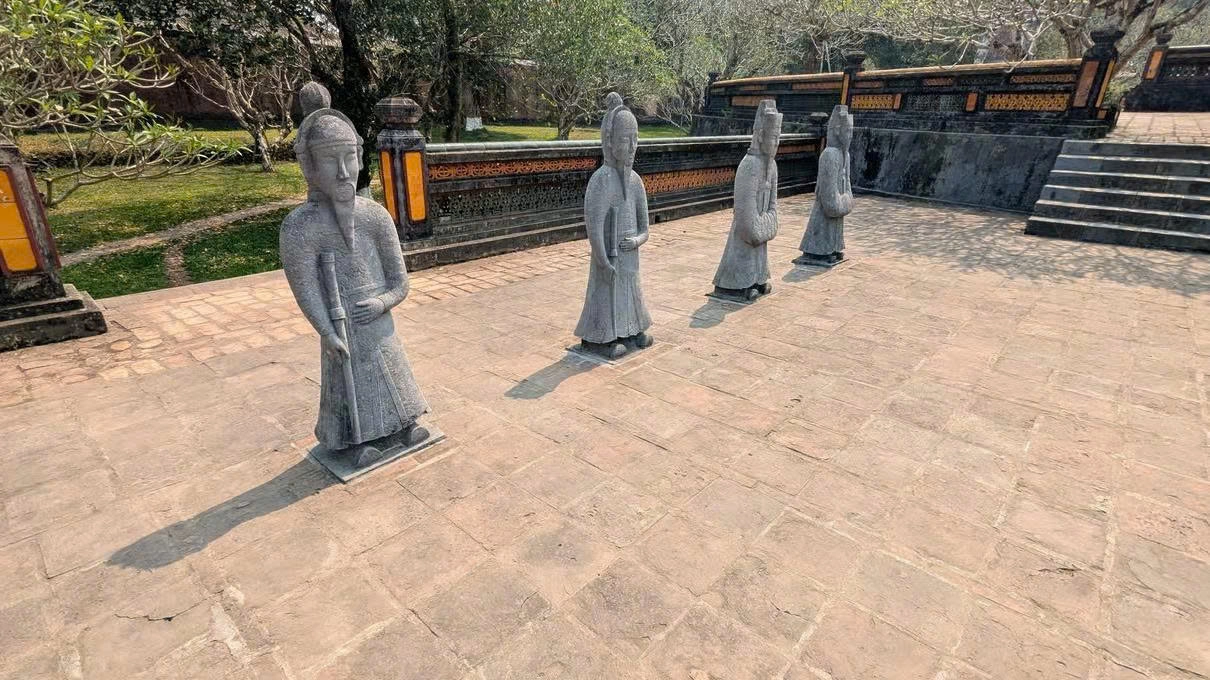 Day Tour | Hue Imperial Citadel Walking Tour - Small group tour