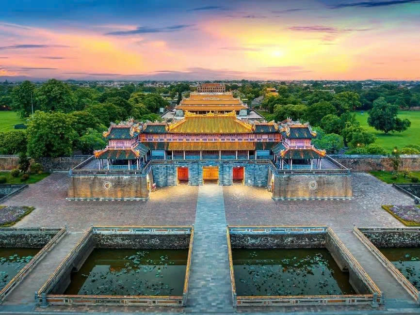 Day Tour | Hue Imperial Citadel Walking Tour - Small group tour