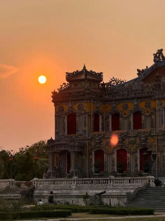 Day Tour | Hue Imperial Citadel Walking Tour - Small group tour