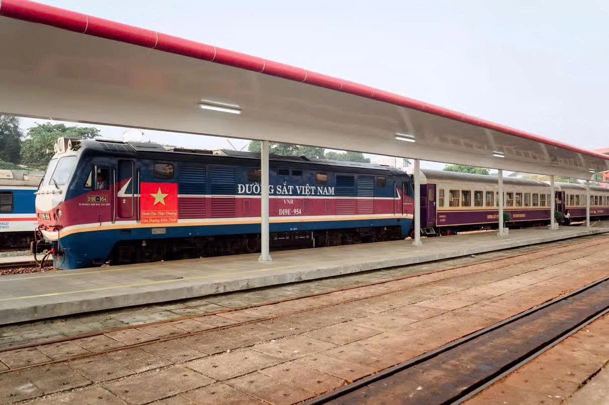 Day Tour | Hue Imperial Tour with Heritage Train | Depart from Danang