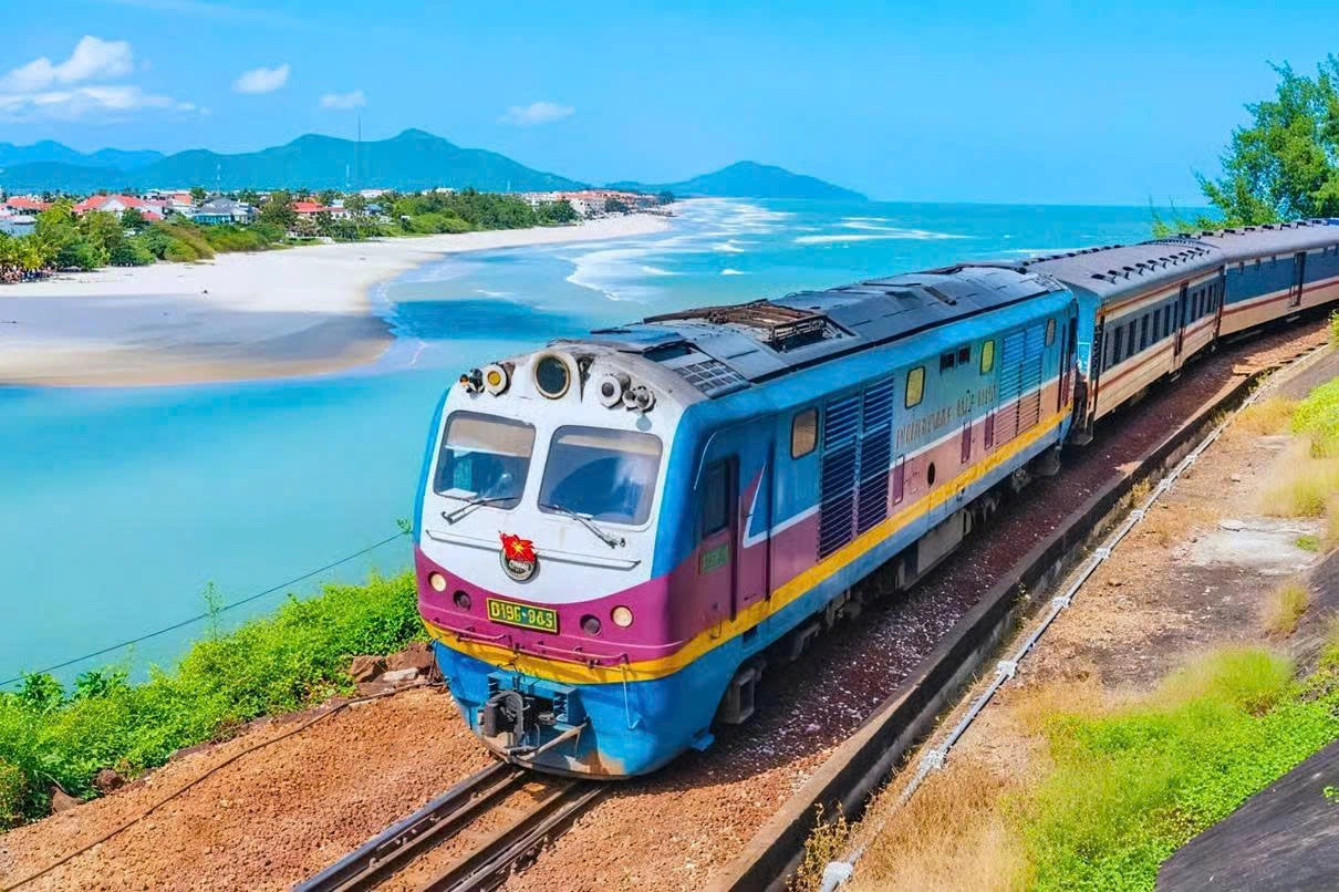 Day Tour | Hue Imperial Tour with Heritage Train | Depart from Danang