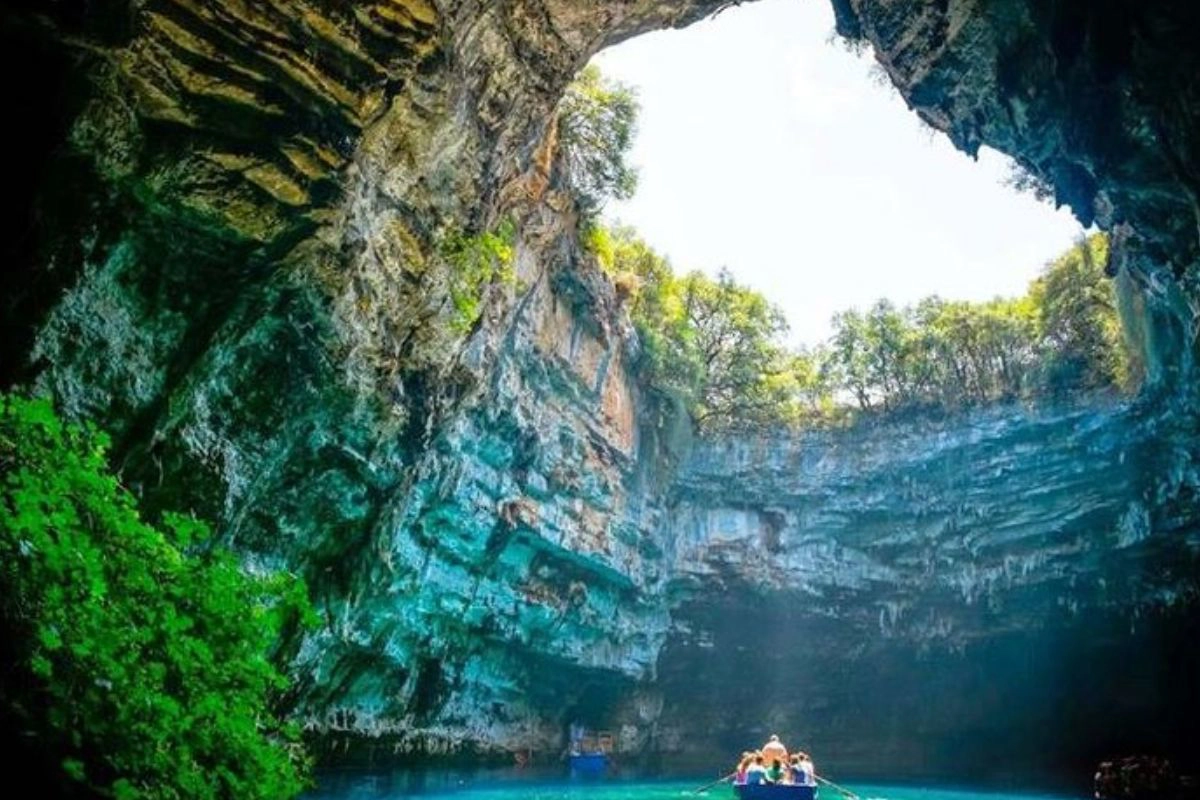 Best time to explore Quang Binh caves