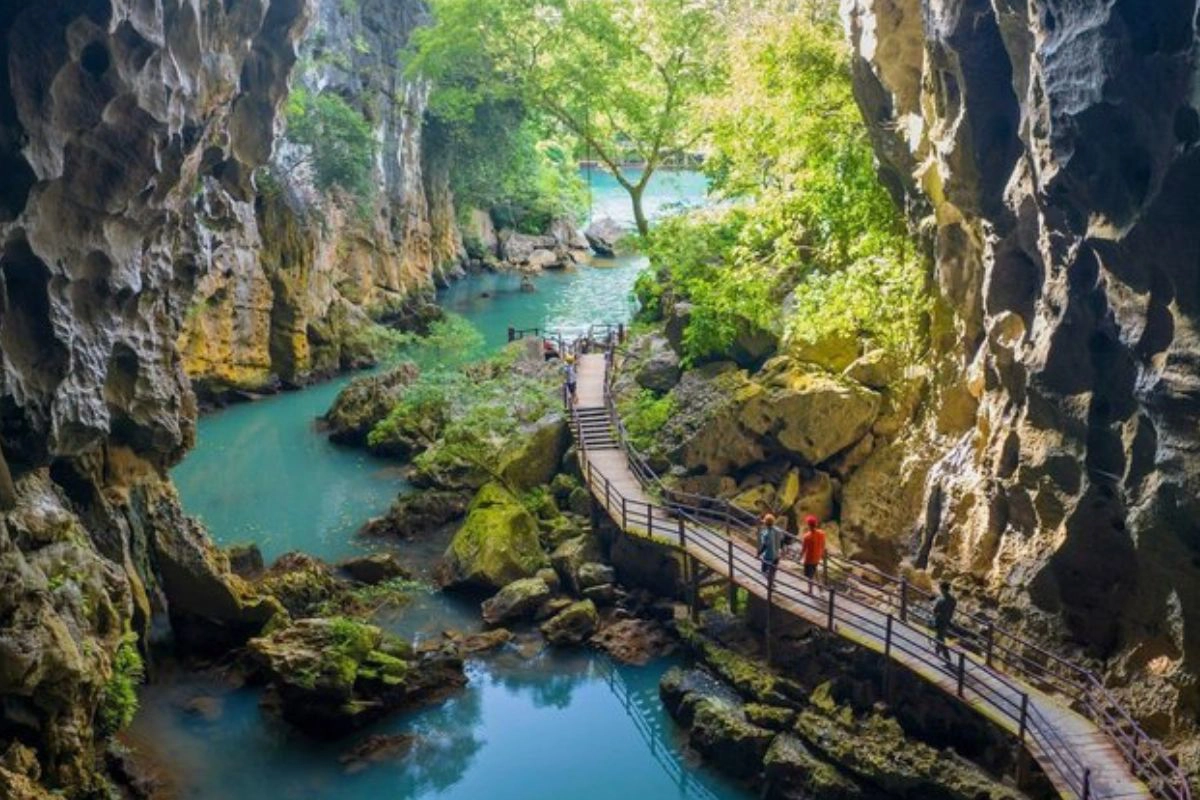 Dark Cave – Adventure & Mud Bath Experience