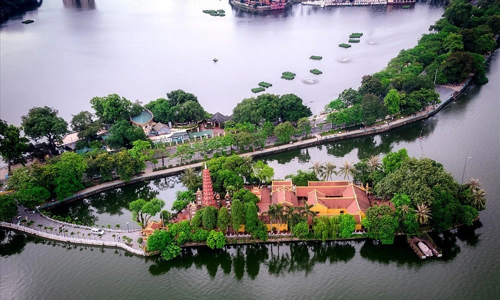Eco Tour | Explore Ha Noi Sunset by E-Motorbike with Ao Dai Female Riders