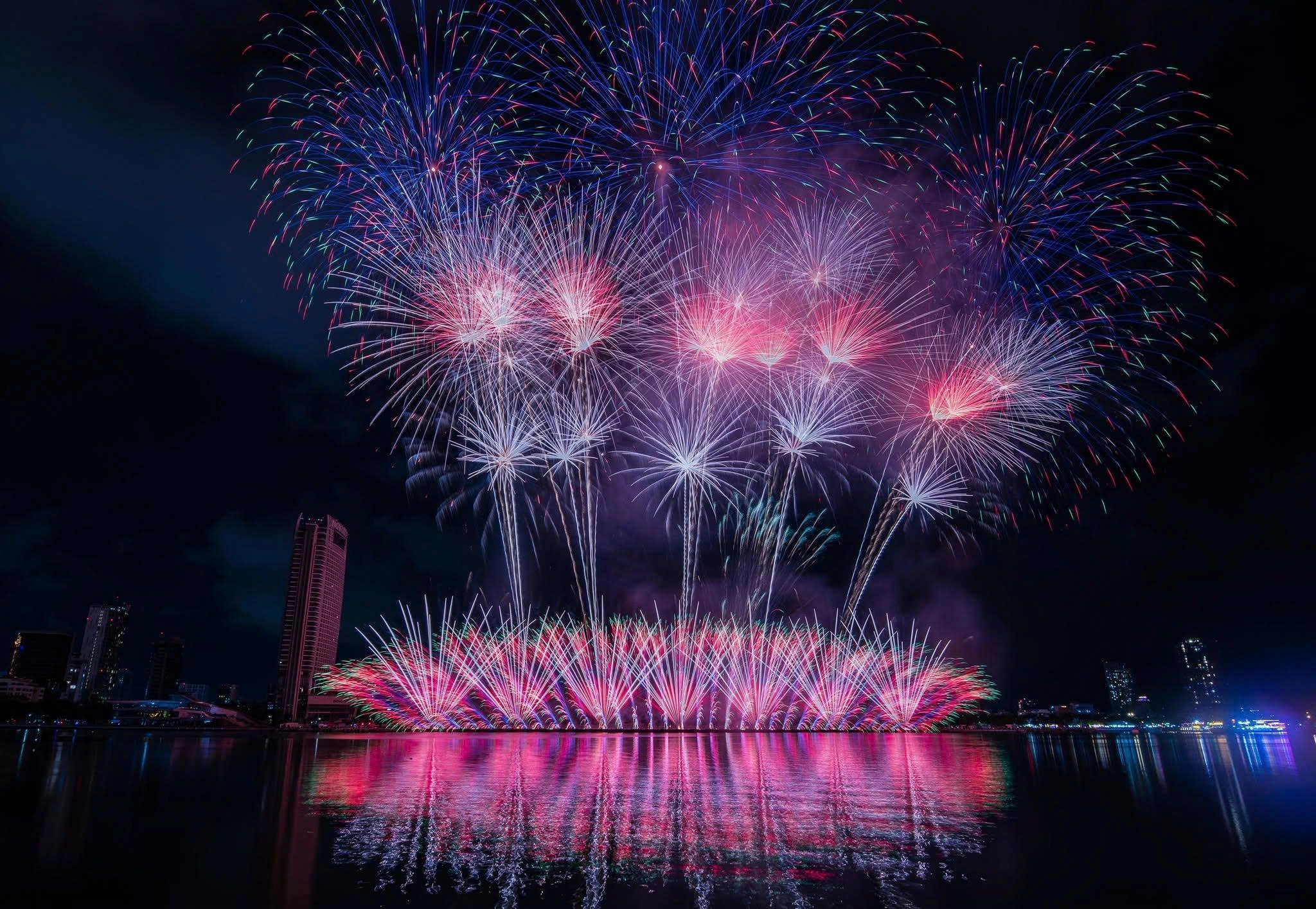 Da Nang International Fireworks Festival 2026 Experience Ticket