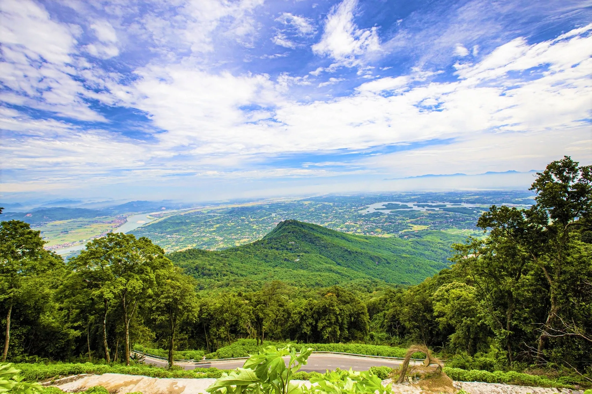 Hanoi Jeep Tour to Ba Vi National Park & Duong Lam Ancient Village