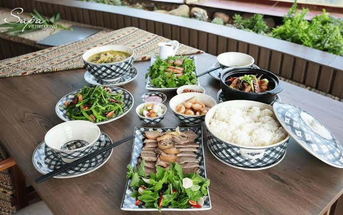 Hanoi Jeep Tour to Ba Vi National Park & Duong Lam Ancient Village