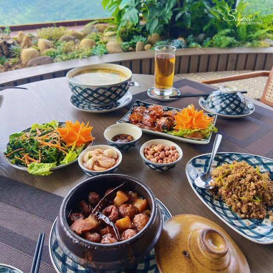 Hanoi Jeep Tour to Ba Vi National Park & Duong Lam Ancient Village