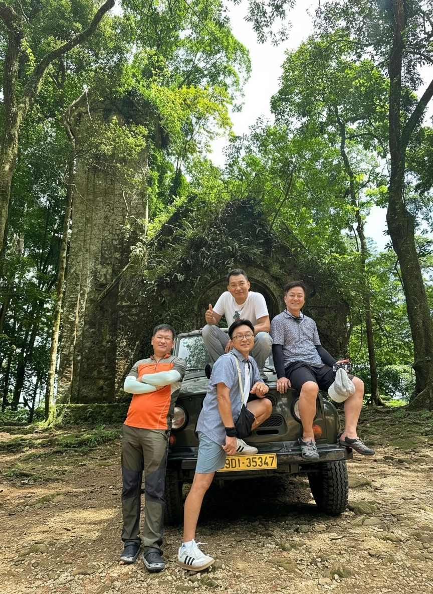 Hanoi Jeep Tour to Ba Vi National Park & Duong Lam Ancient Village