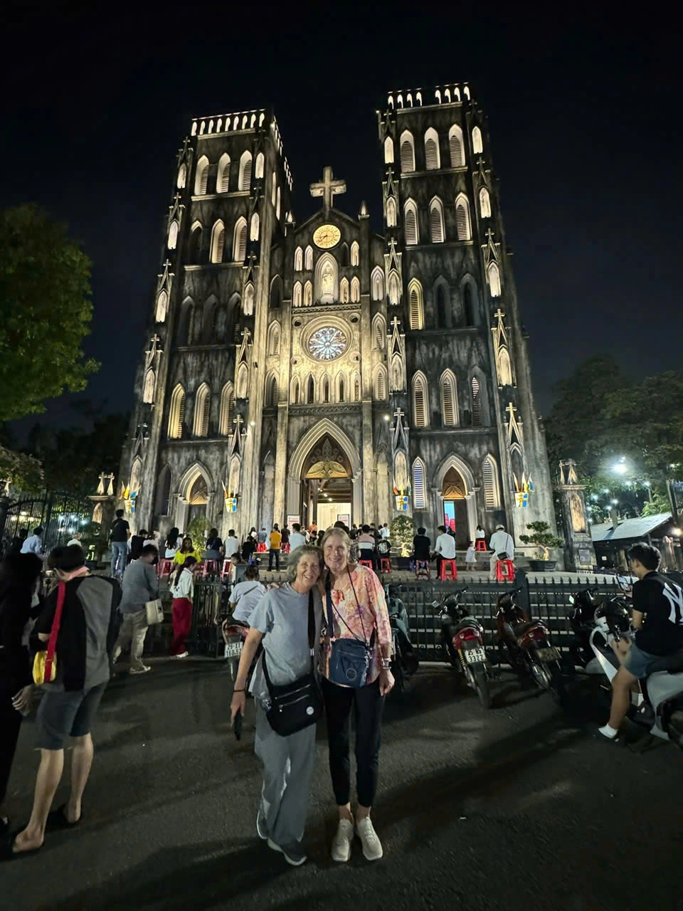 Hanoi Sunrise & Morning Life Jeep Tour