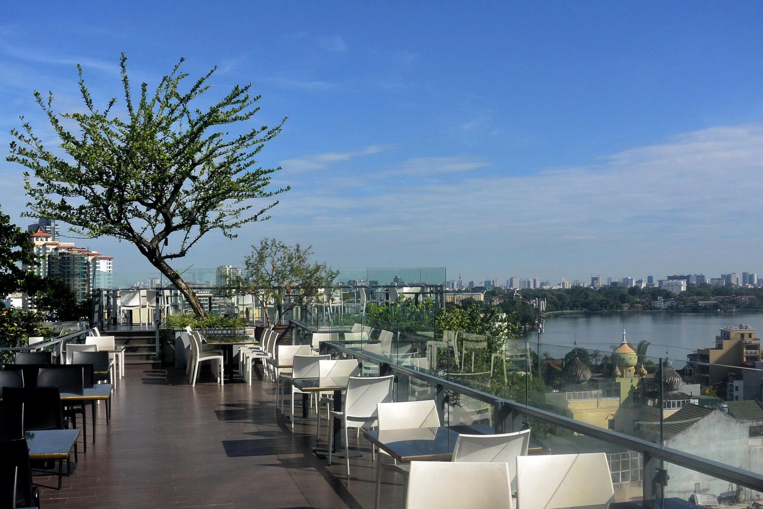 Day Tour I Experience cuisine, culture and sightseeing in Hanoi by Jeep