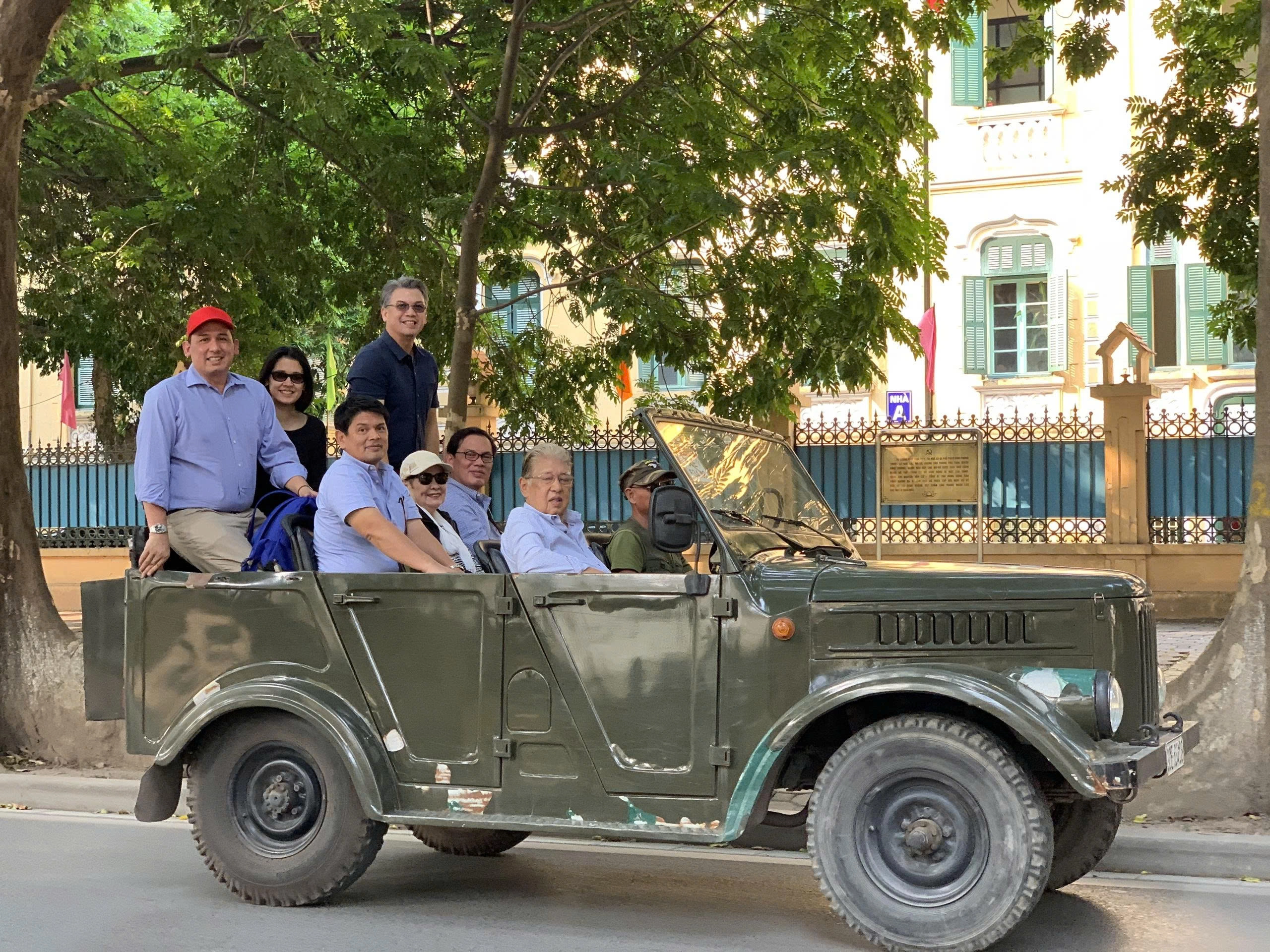 Day Tour I Experience cuisine, culture and sightseeing in Hanoi by Jeep