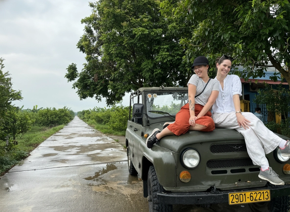 Hanoi Jeep Tour to Bat Trang Pottery Village & Ancient House