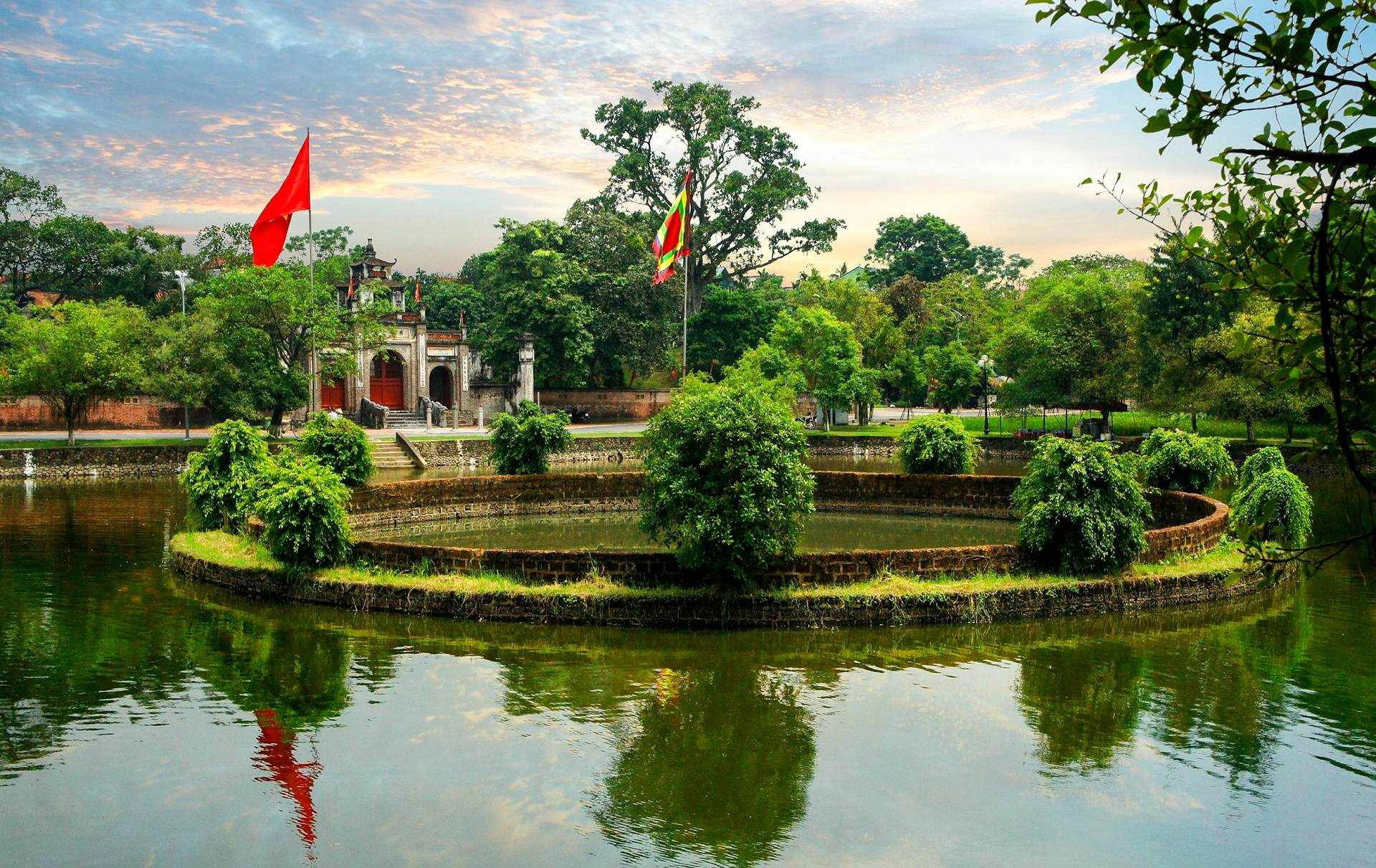 Explore Hanoi Countryside & Co Loa Citadel Tour by Army Jeep