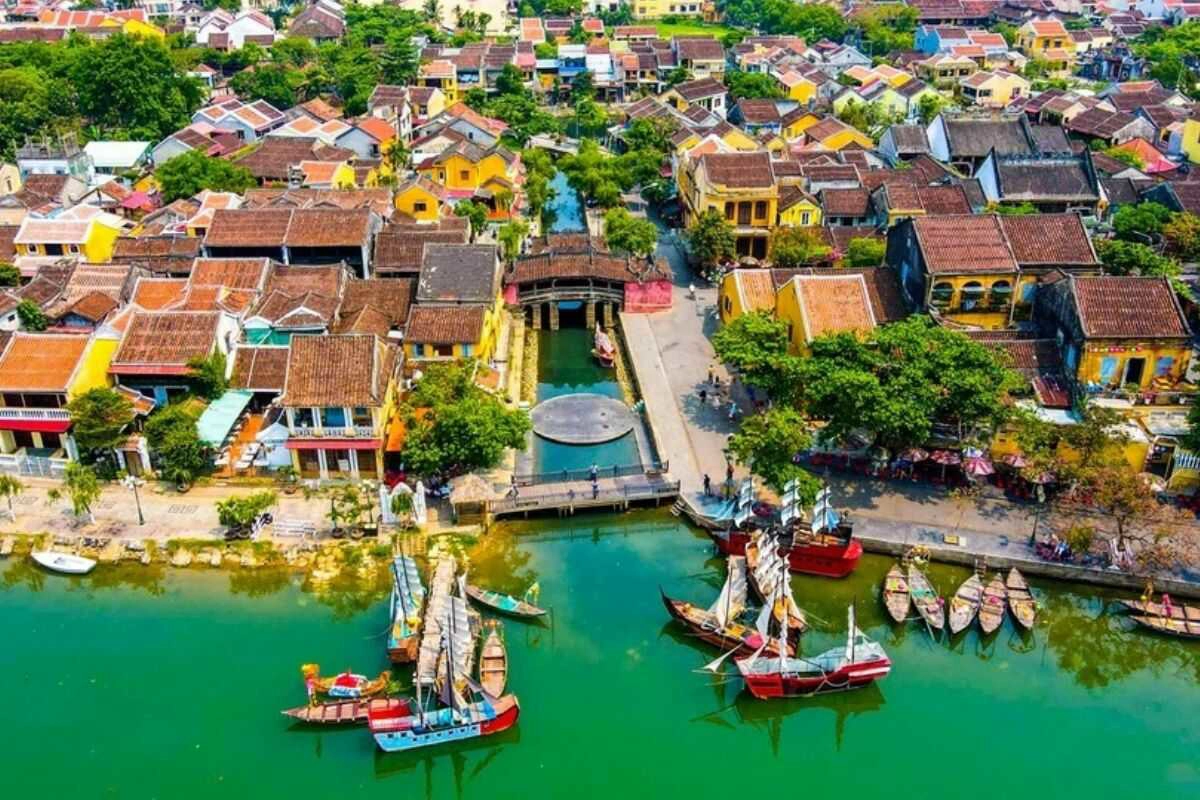 Essential Tips for Booking a Flight from Da Lat to Hoi An