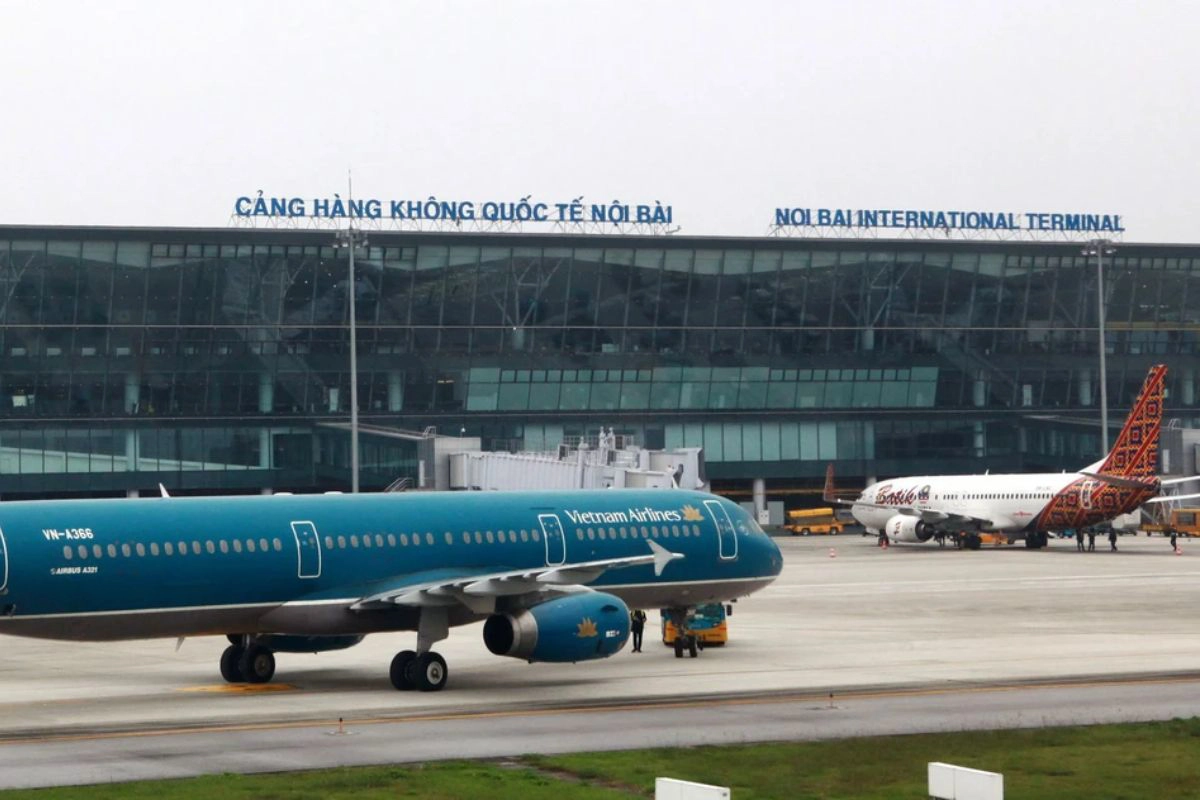 Noi Bai Airport offers several transport options to Hanoi’s Old Quarte