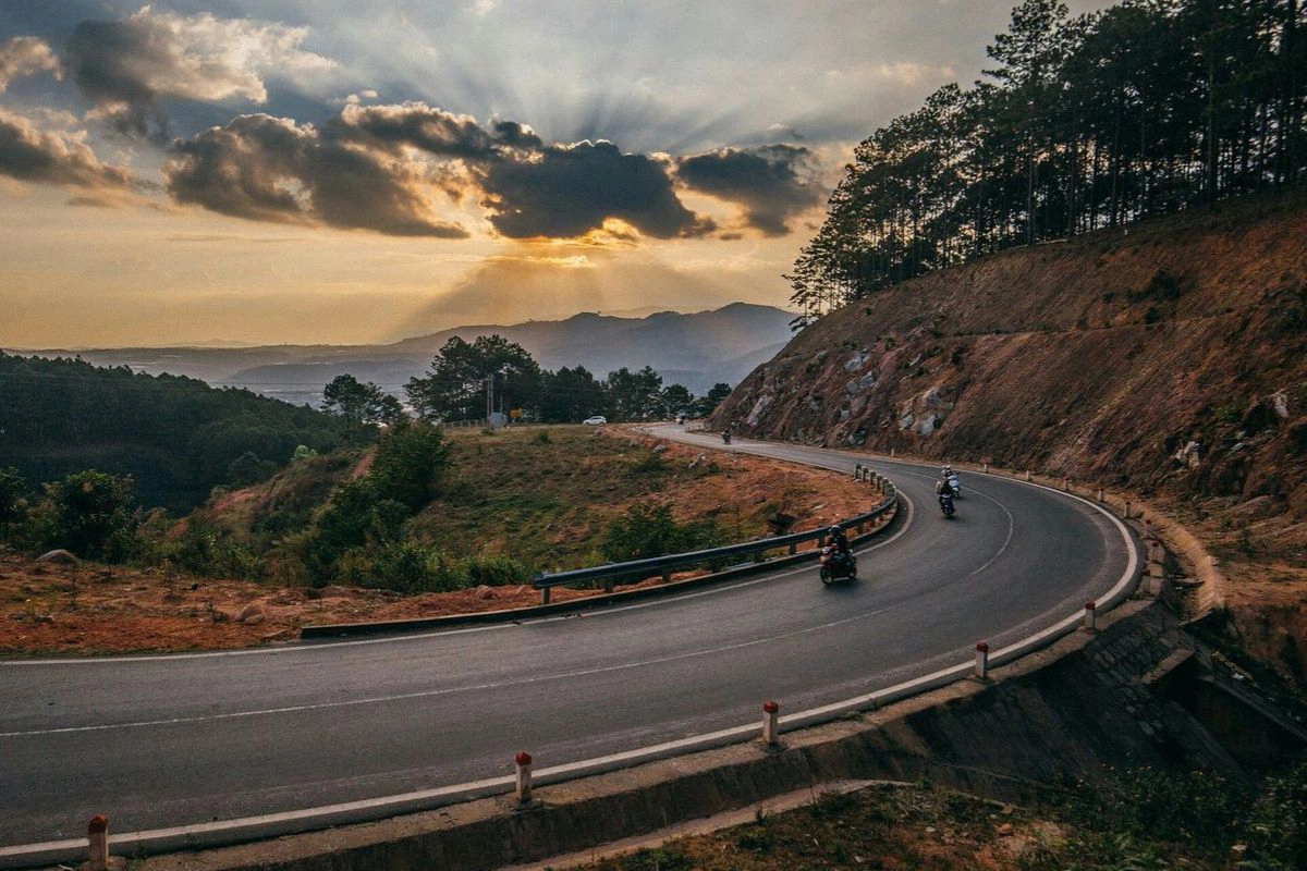 The return trip from Da Lat to Hoi An follows similar transport options