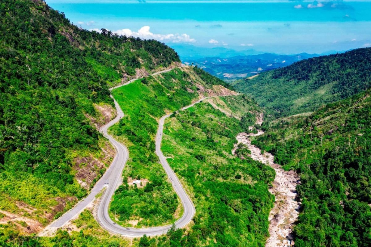 The scenic Omega Pass connects coastal Nha Trang with cool Da Lat