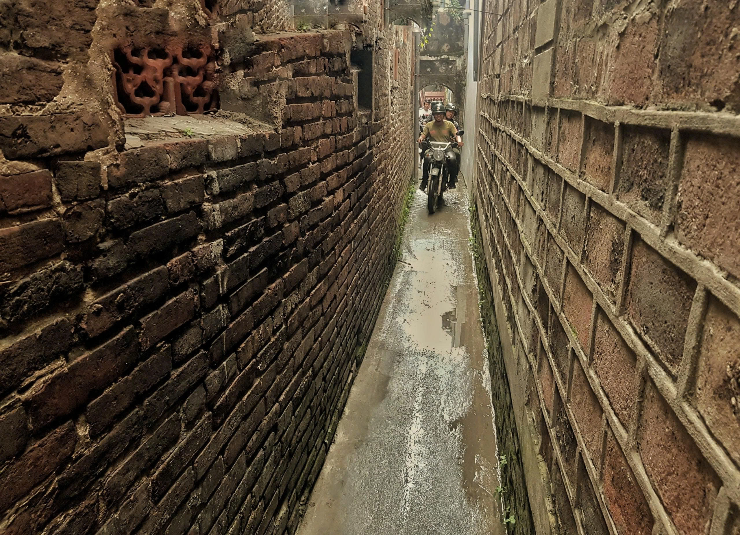Day Tour | Explore Hanoi capital by military-style Vespa/Minsk