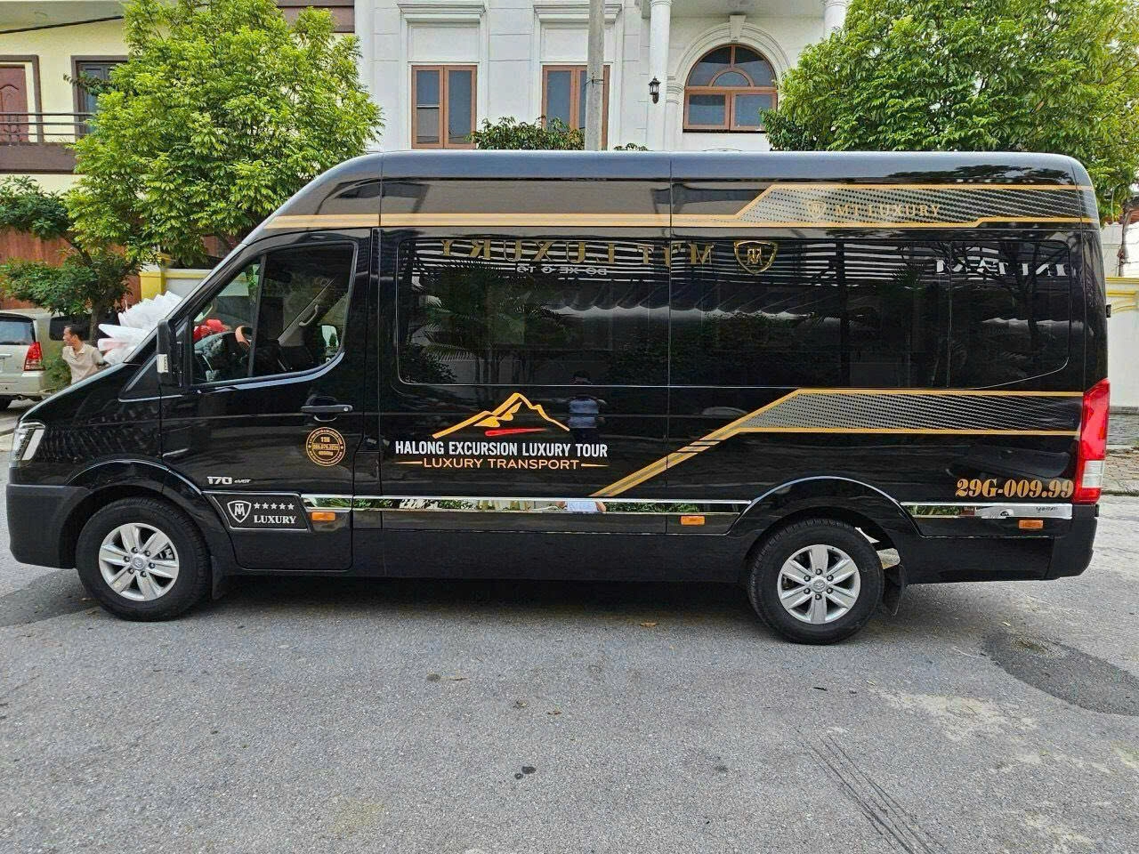 Limousine Shuttle Service Ninh Binh - Ha Long