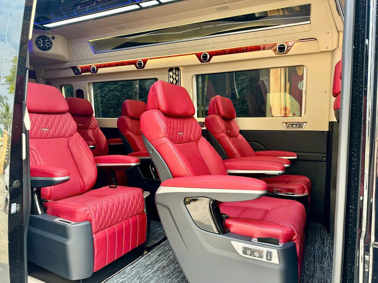Limousine Shuttle Service Ninh Binh - Ha Long