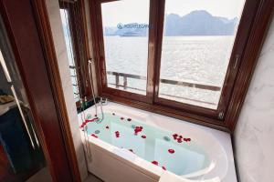 2D1N | Relaxing in Halong Bay with Aqua Elegance 5* | Hạ Long
