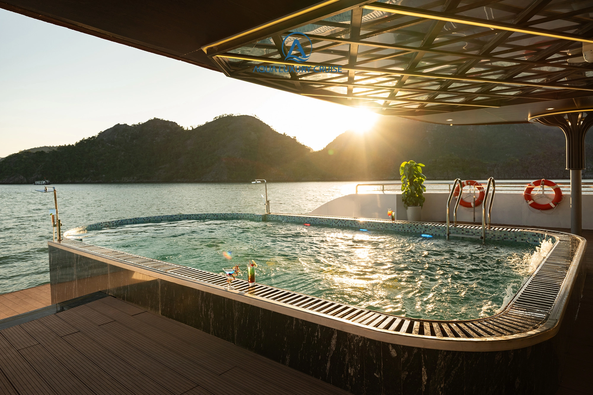 2D1N | Visiting LanHa Bay an Halong Bay with Aqua Luxury 6* | Ha Long