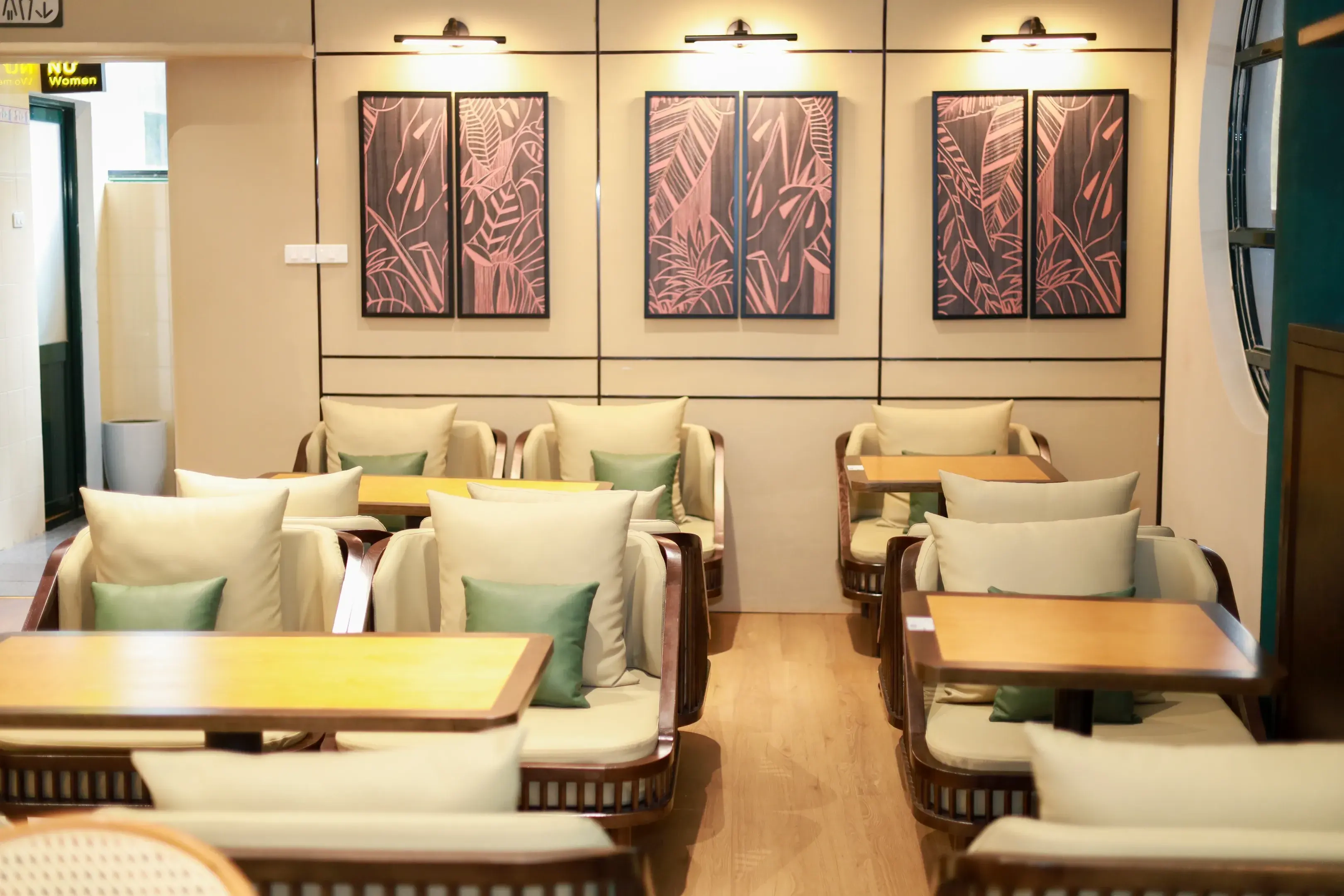 Premium Lounge Service at Dong Hoi Airport (VDH)