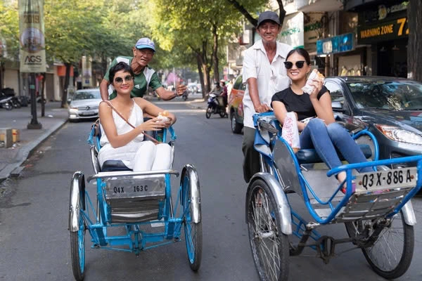 Hanoi: Unique Egg coffee class with optional combo of cyclo or water puppet show