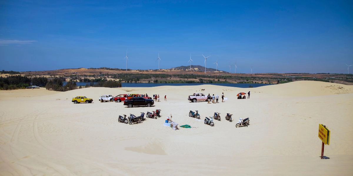 Bau Trang white sand dunes