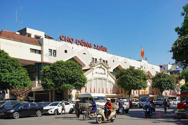 Hanoi Half day city highlights with Dong Xuan Market