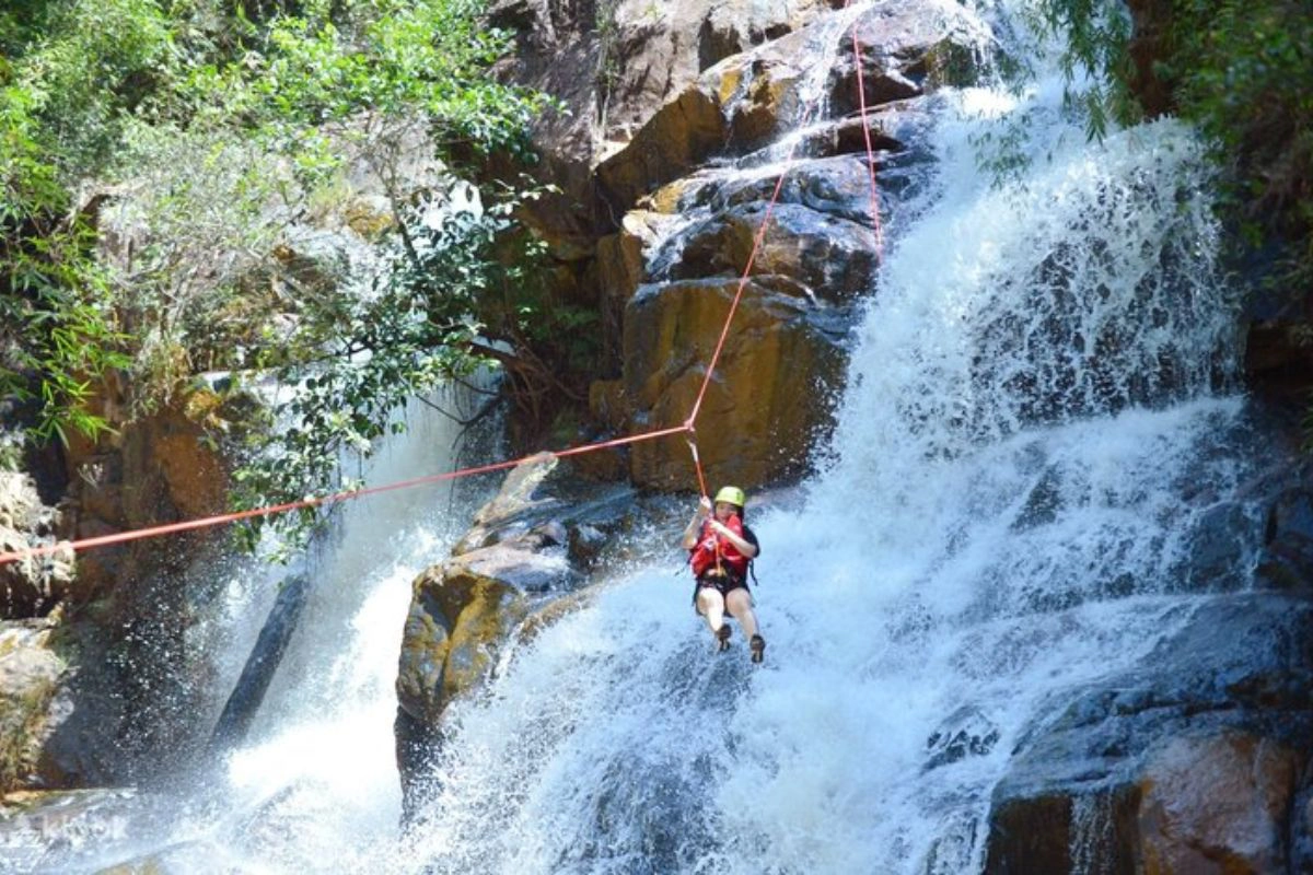 Canyoning brings adrenaline to Da Lat’s wild landscapes