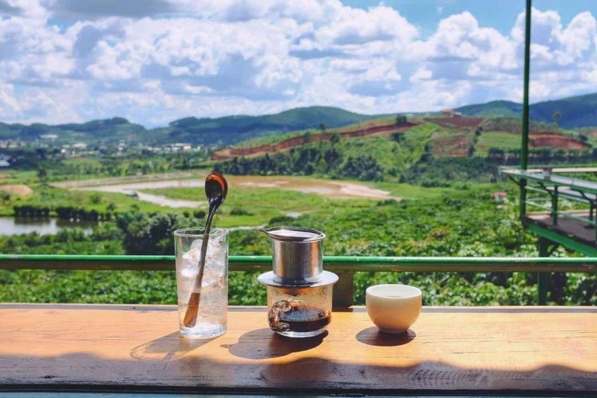 Hillside cafes pair local coffee with misty valley views