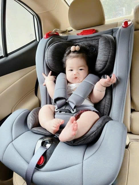 Baby Car Seat & Baby Stroller Rental Service in Da Nang